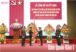 Quân khu công bố quyết định sáp nhập và tổ chức lại cơ quan quân sự địa phương